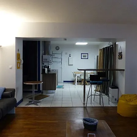 Apartman L'eclose / Men Meur *