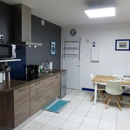 Apartman L'eclose / Men Meur